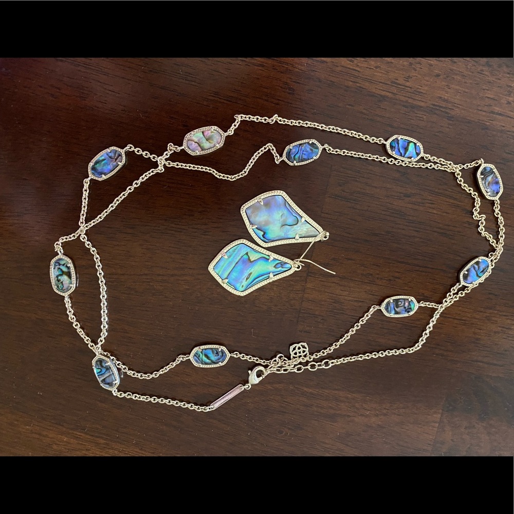 Beautiful Kendra Scott long necklace and earrings